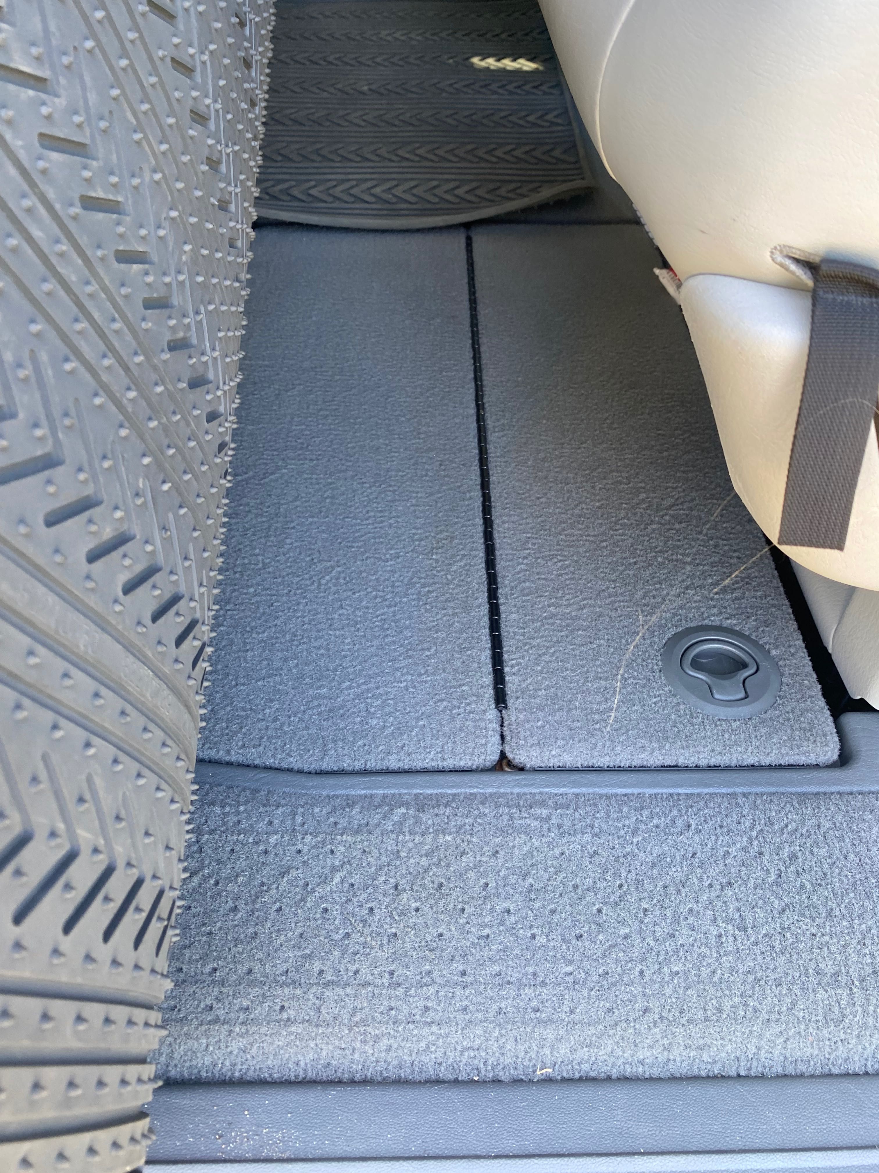 Легковая машина на 7 мест Chrysler voyager