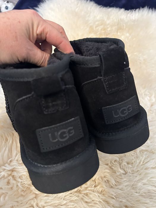 Buty UGG czarne rizmiar 40 nowe