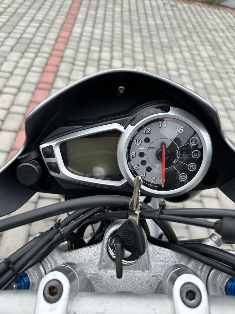 Triumph StreetTriple 675R  2010 хороший торг!
