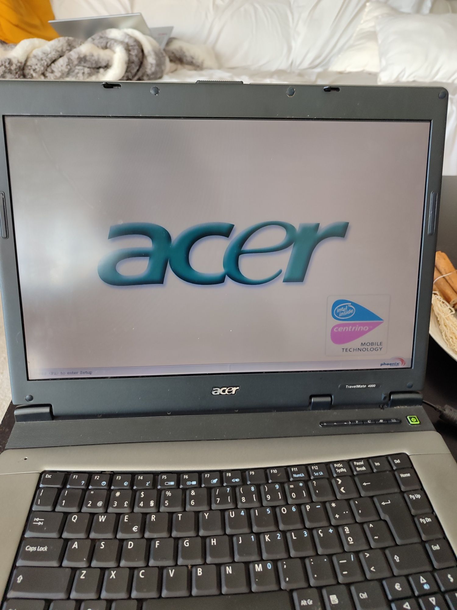 Computador portátil Acer a funcionar