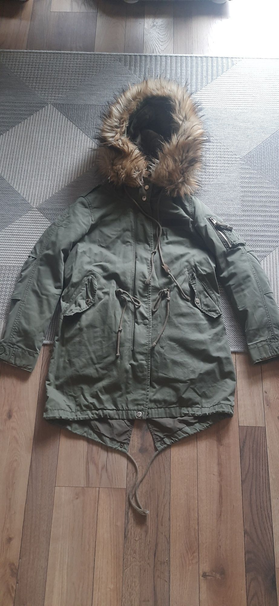 Damski plaszcz zimowy. Parka. Bershka Xs/S