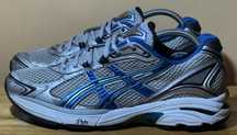 Оригінальні кросівки Asics. Розмір 42,5(27 см)