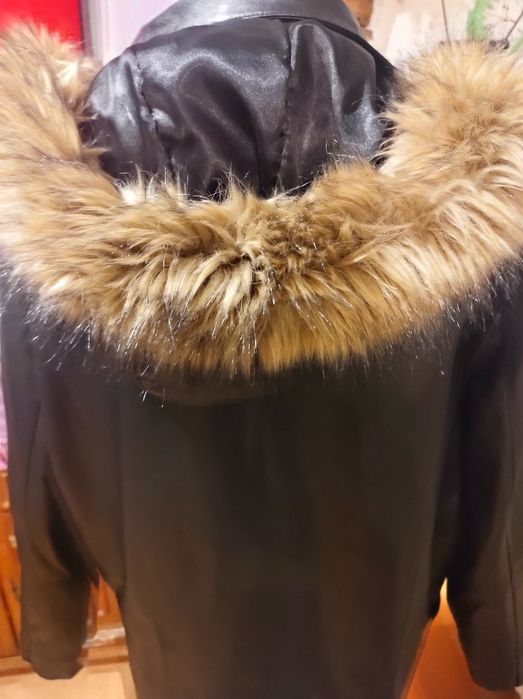 Płaszcz skórzany damski  kapturem z futrem