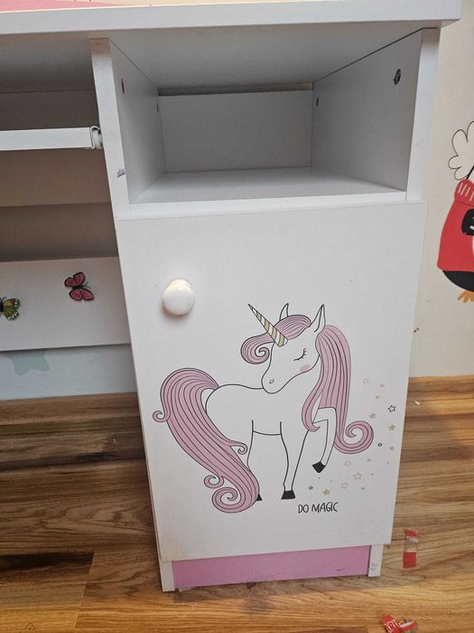 Biurko dla dziewczynki