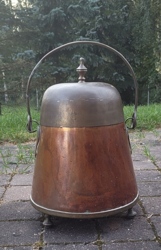 Pojemnik wykonany z blachy mosiężnej