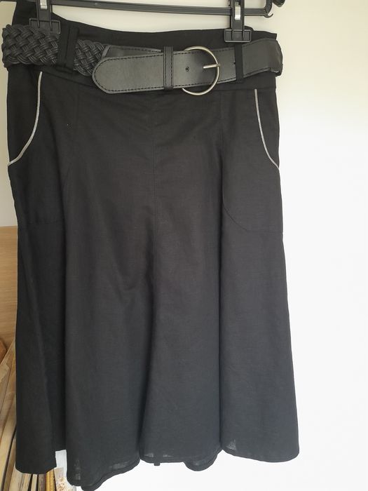 Czarna spódnica z paskiem