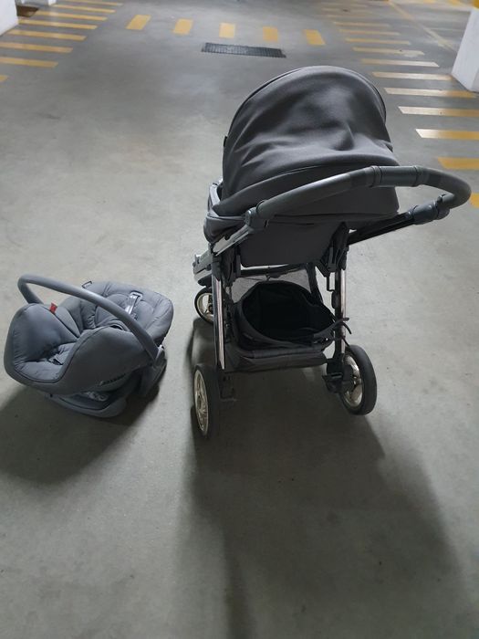 Carro de bébé da bébécar em bom estad0