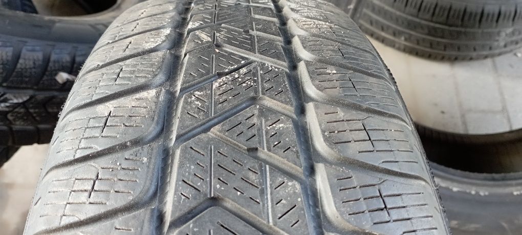 Opony 4szt 215/65/17 99H Pirelli Sotto Zero 3 MO/ Scorpion Winter