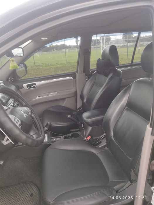 Mitsubishi pagero sport 2011