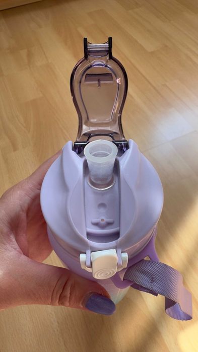 Świetny bidon ze słomką pojemność 750ml