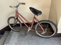 rower z lat PRL dziecięcy skórzane siodełko do renowacji Wawa centrum