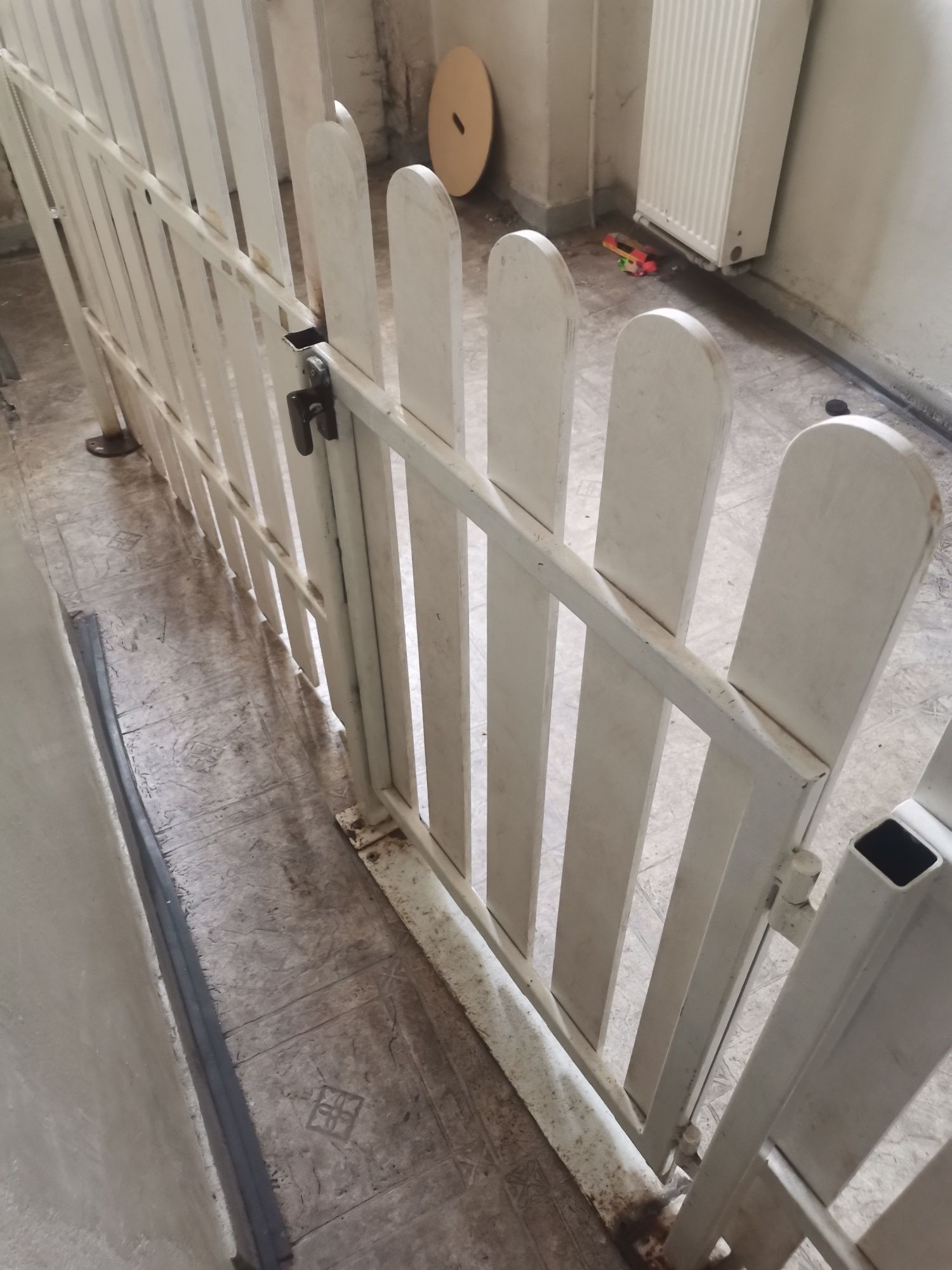 Plotek płot z furtką bramką ogrodzenie zagroda barierka groomer
