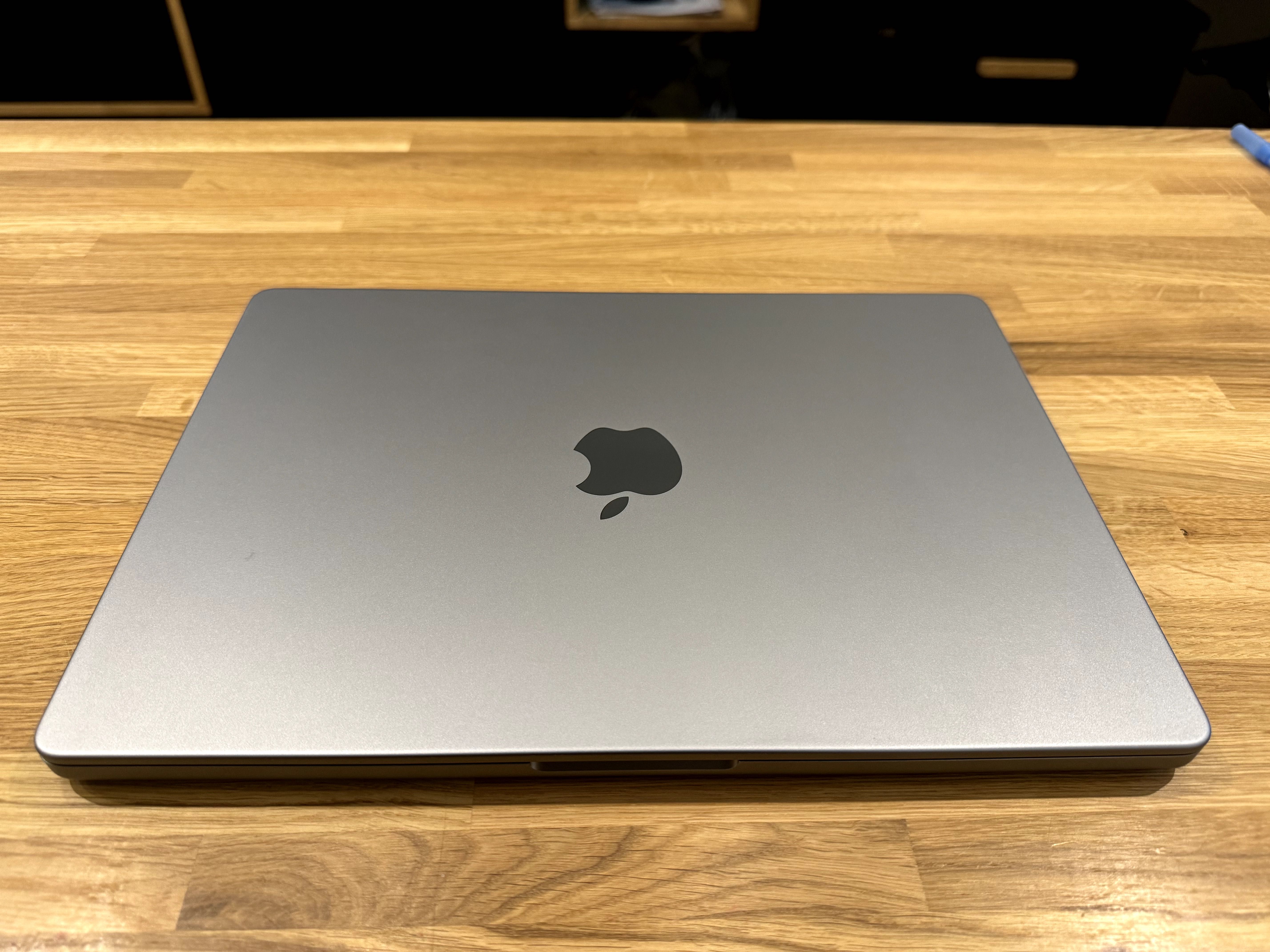 Apple Macbook Pro 14 A2442 M1 Pro 16GB 512GB