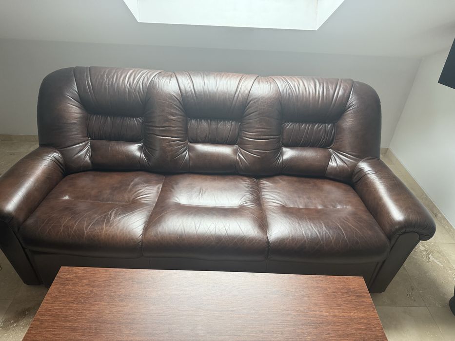 Zestaw skórzany + stolik