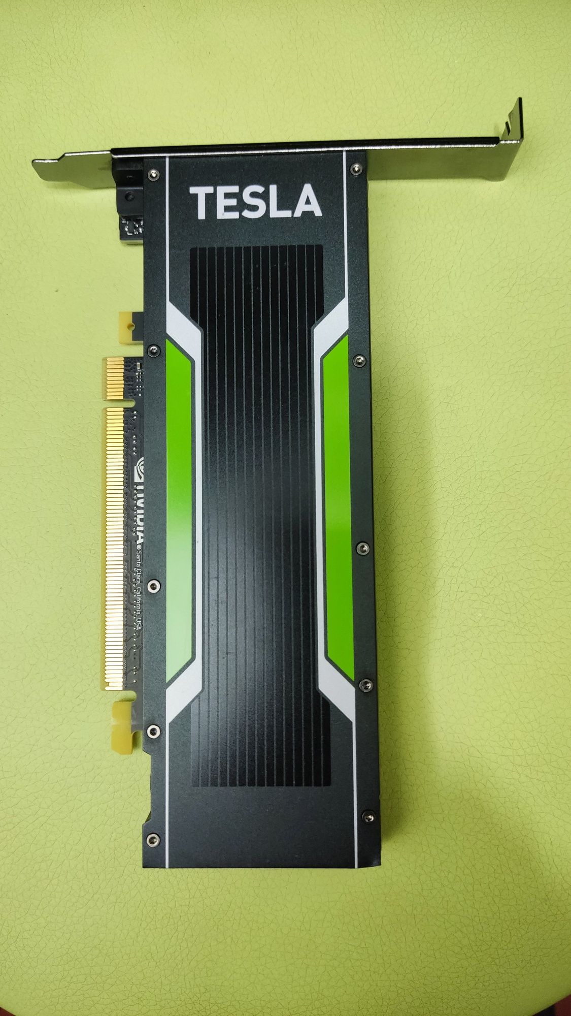 HP DL360g9 + GPU Tesla P4 + HHD