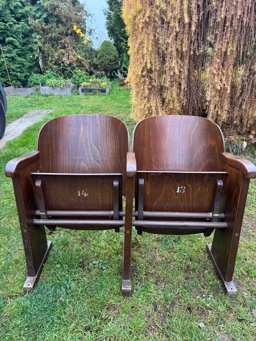 Drewniane fotele kinowe