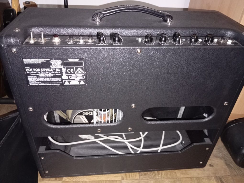 Amplificador a Válvulas Fender ML