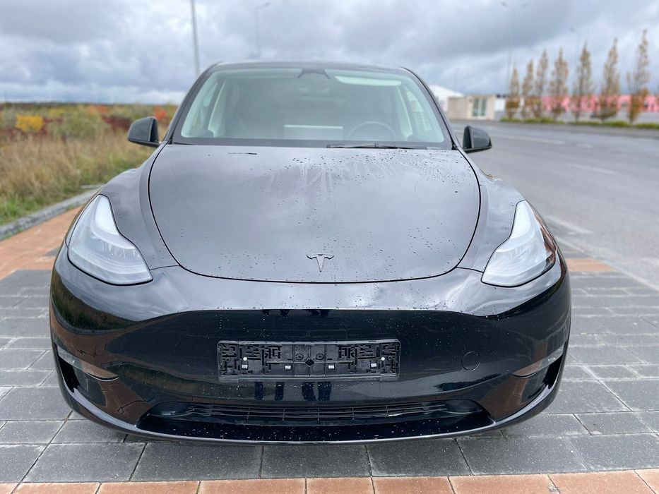 Tesla Model Y Performance  Одесса,Интересует обменна квартиру в Одессе