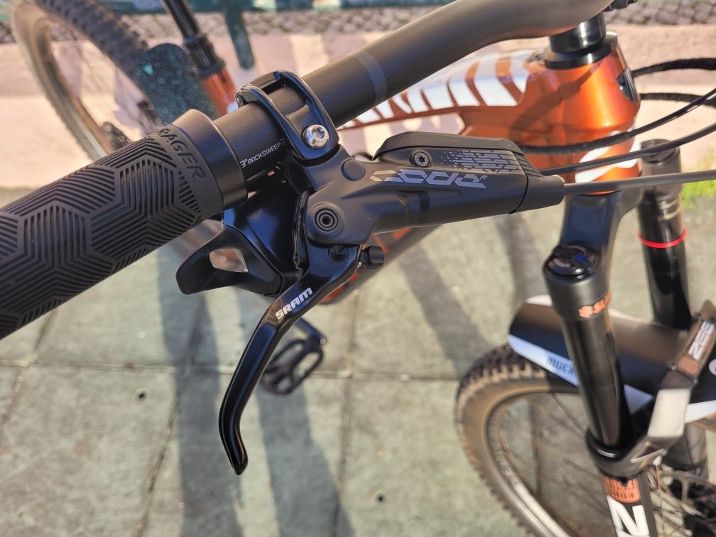 Trek Slash 8 Gen 5 - NOVA 2023 - Bicicleta Enduro