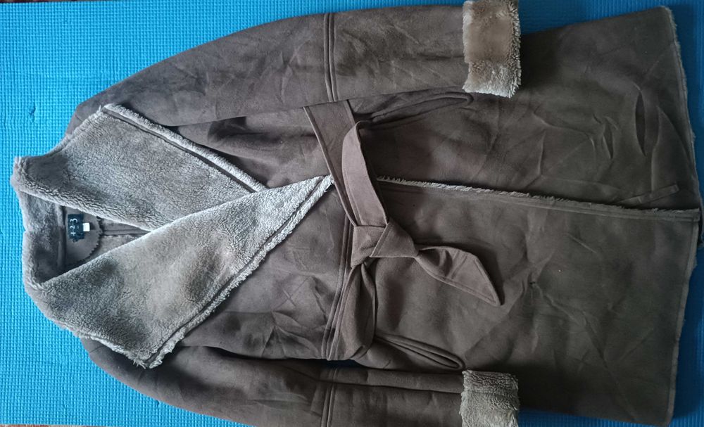 Легке пальто-дублянка