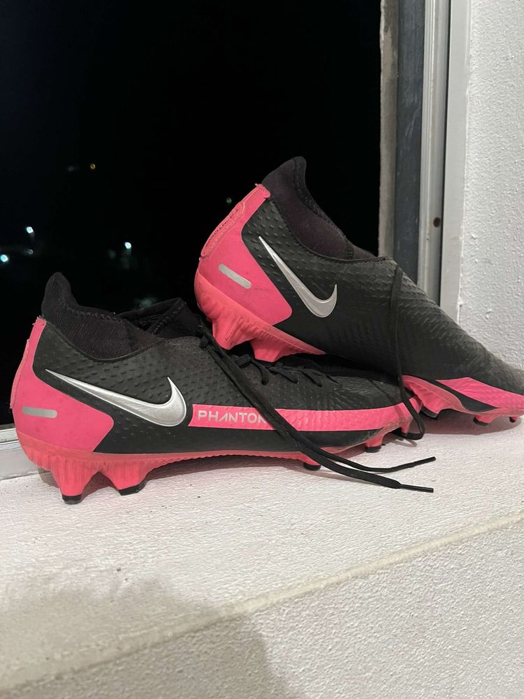 Chuteiras rosa da nike