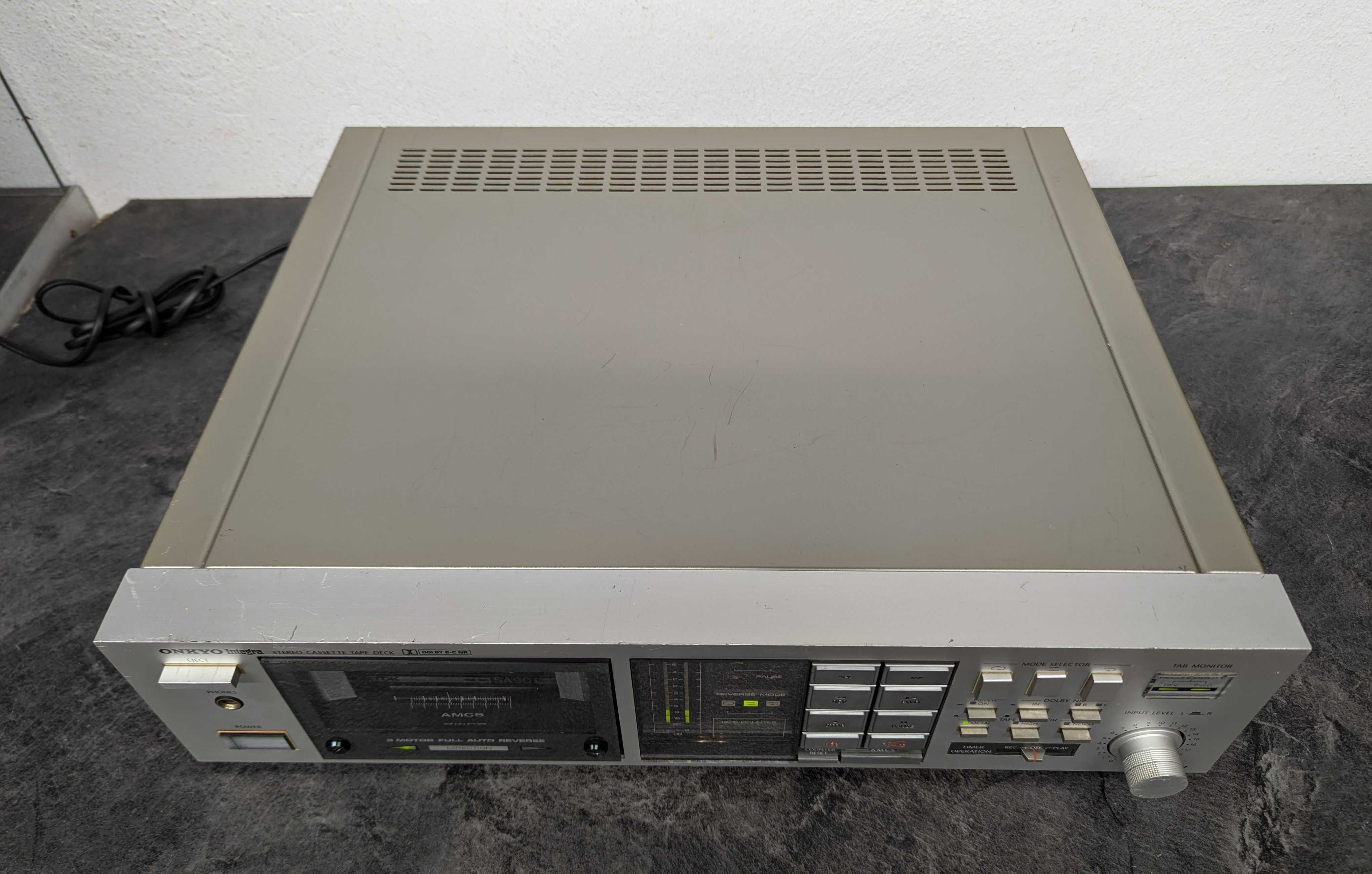 Касетна дека Onkyo TA-R77.