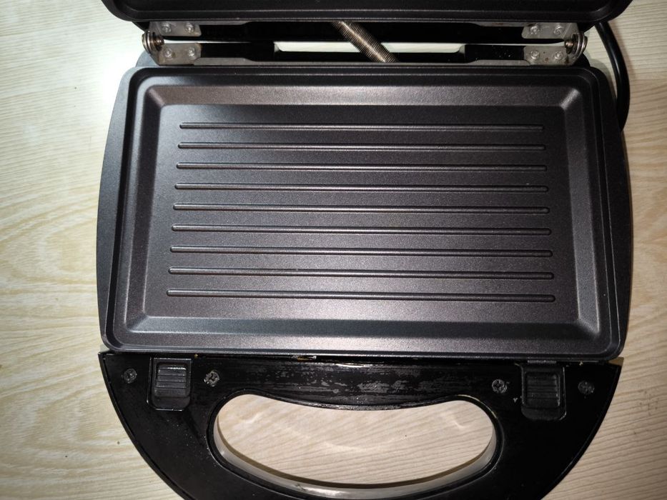 Мультимейкер бутербродниця 3 в 1 DSP KC-1049 750Вт (Сендвічниця вафлі)