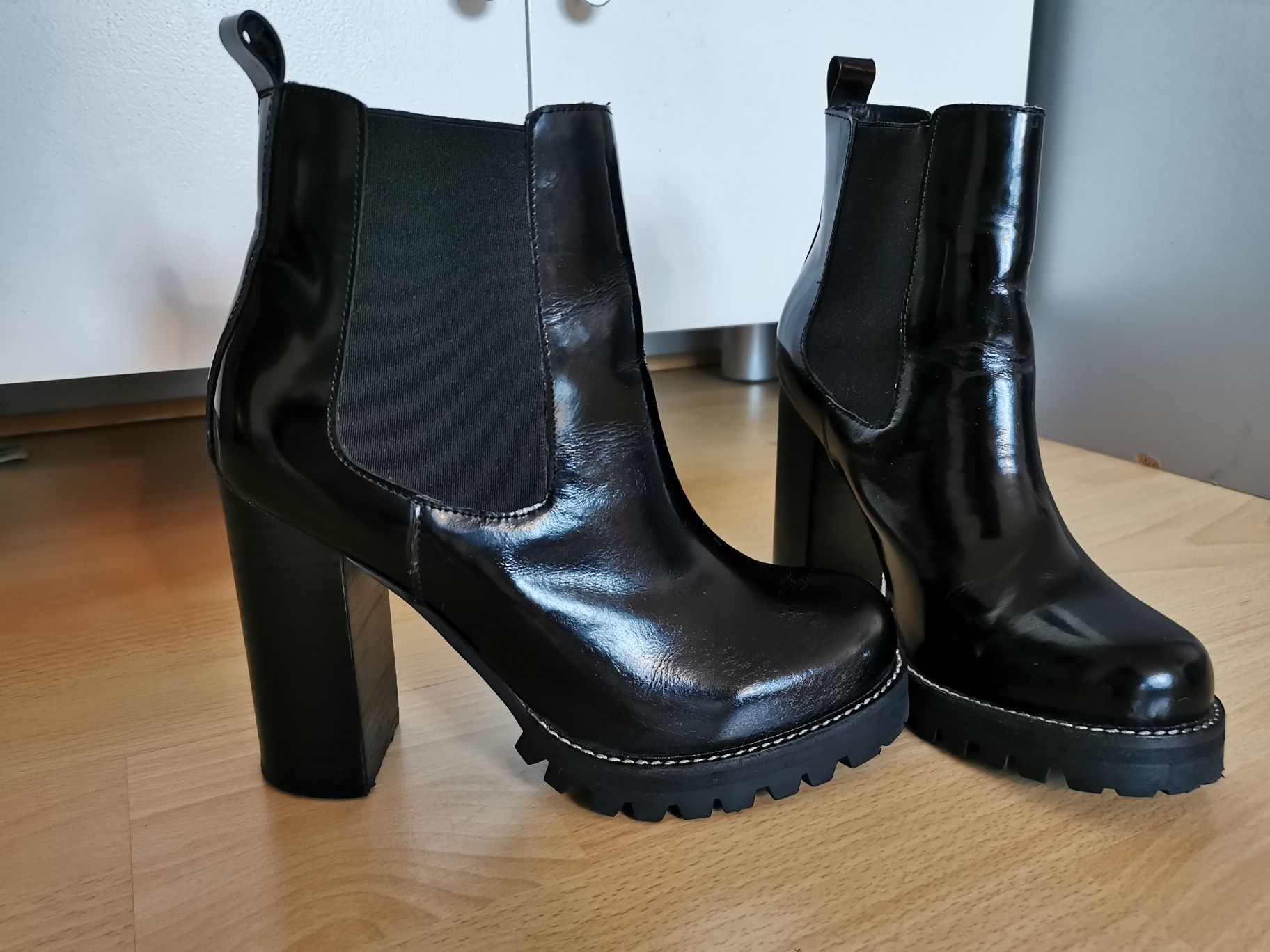 Jeffrey Campbell Botki skóra