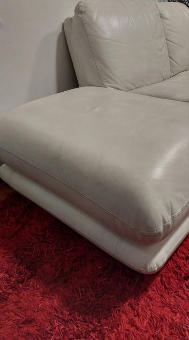 Sofá de canto chateaux d,Ax em pele