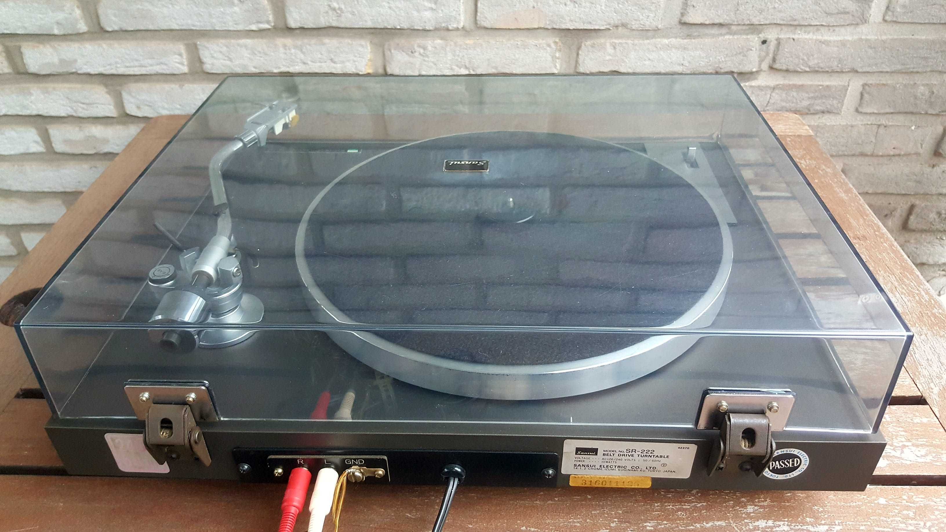 Sansui SR-222 z napędem paskowym.