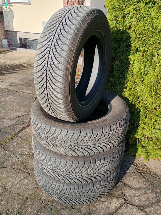 Opony całoroczne Yokohama BluEarth-4S 215/65 R16