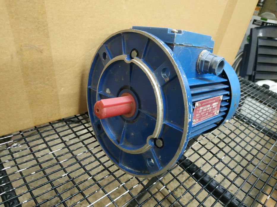Електродвигун электродвигатель, мотор, АИР71А2У2 0.75 кВт /2820 об/хв