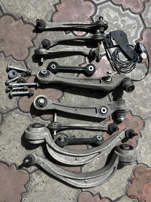 Продам комплект рычагов ауди а4б8 2012