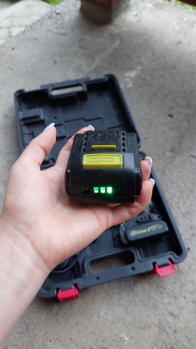 Шуруповерт   12V