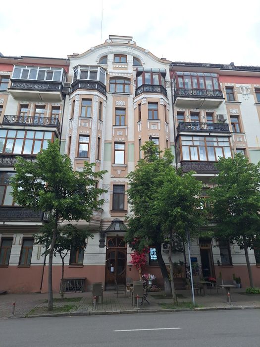 Інститутська, б.13/4, 44 кв м.Світло ЗАВЖДИ! Царський будинок 15000грн