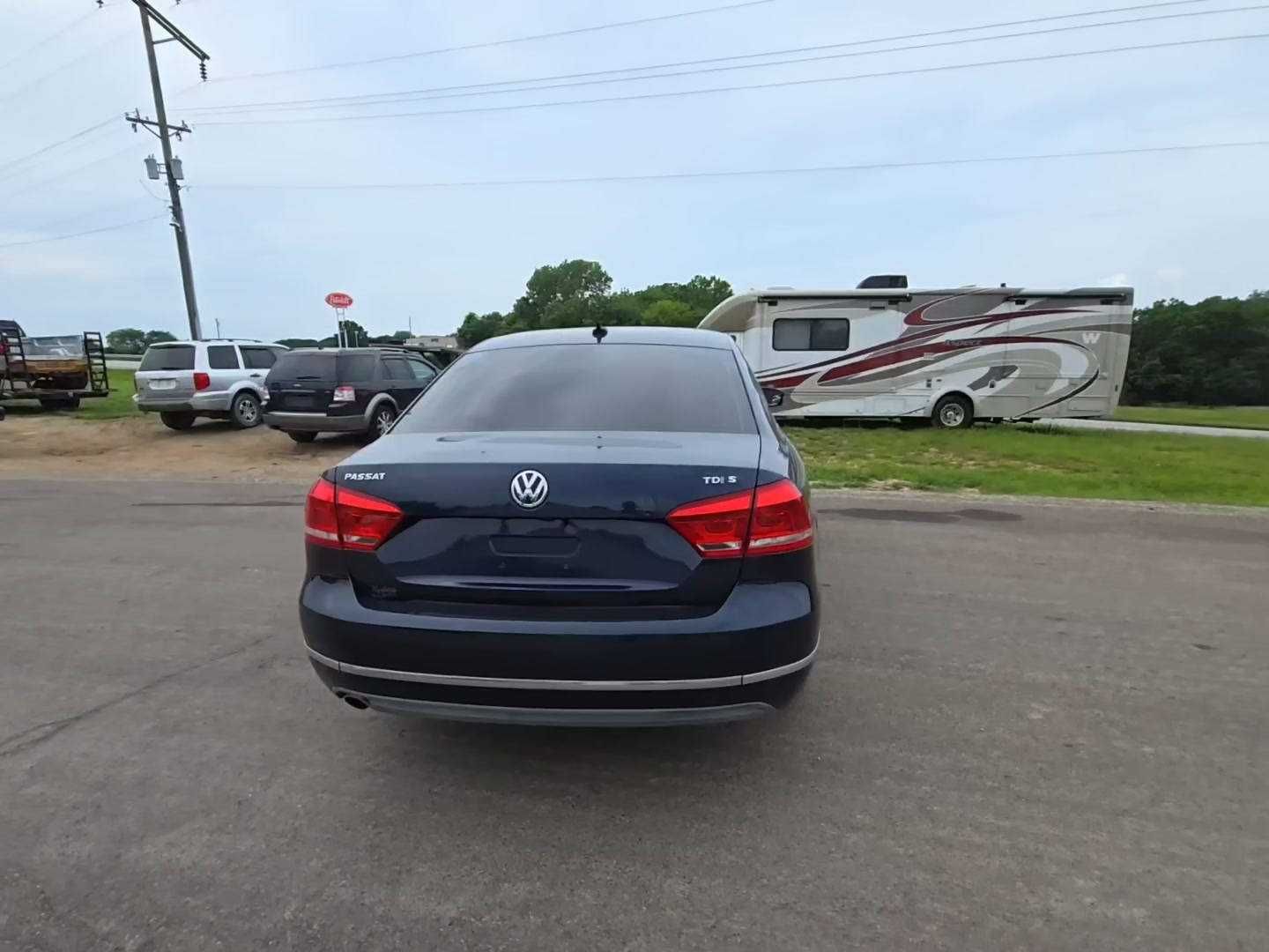 2014 Volkswagen Passat TDI SE w/Sunroof & Navigation Ціле авто