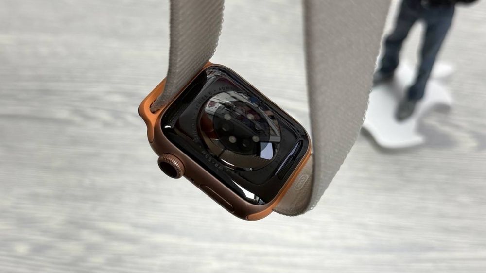 Apple Watch  Series 6 gold 40 mm GPS / 86%