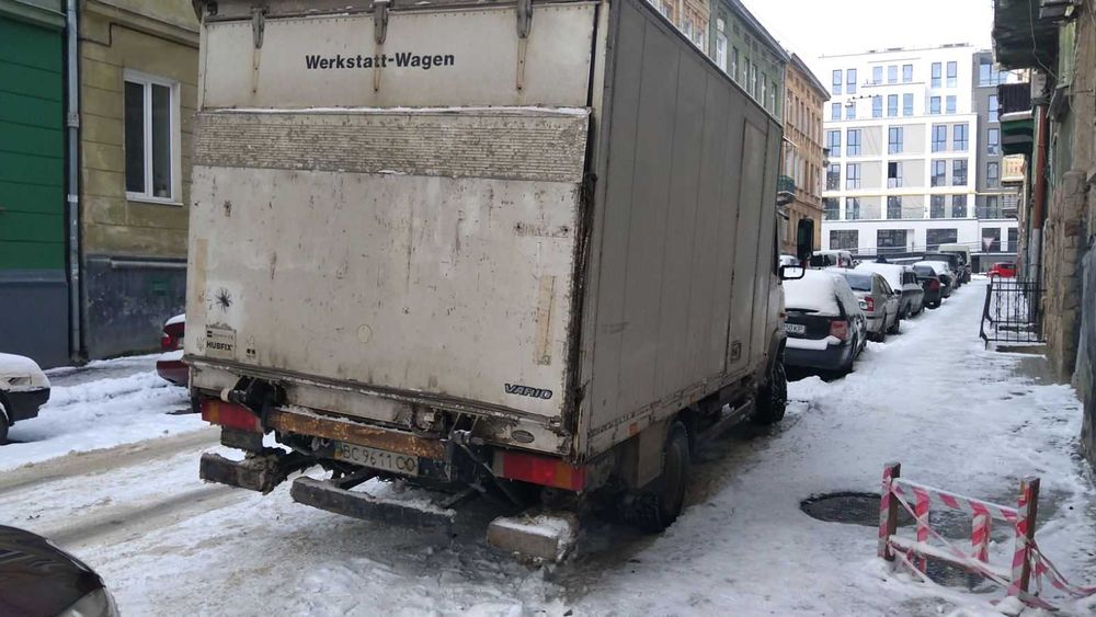 Професійні вантажники, офісні та квартирні переїзди