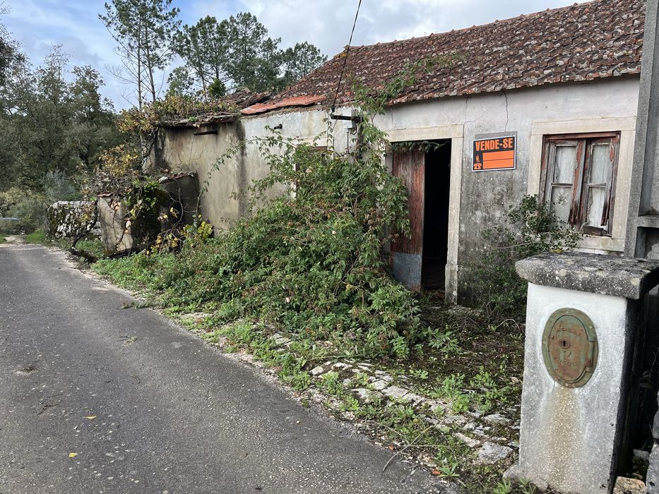 Terreno com casa rustica