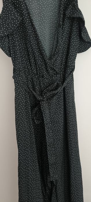 Macacão em tecido com padrao de bolinhas