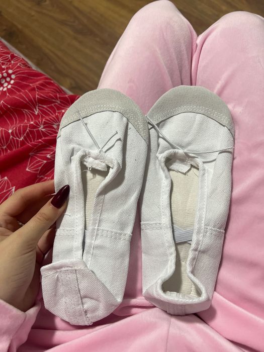 БАЛЕТКИ ДЛЯ ТАНЦІВ 37розмір (довжина стопи 22,5)