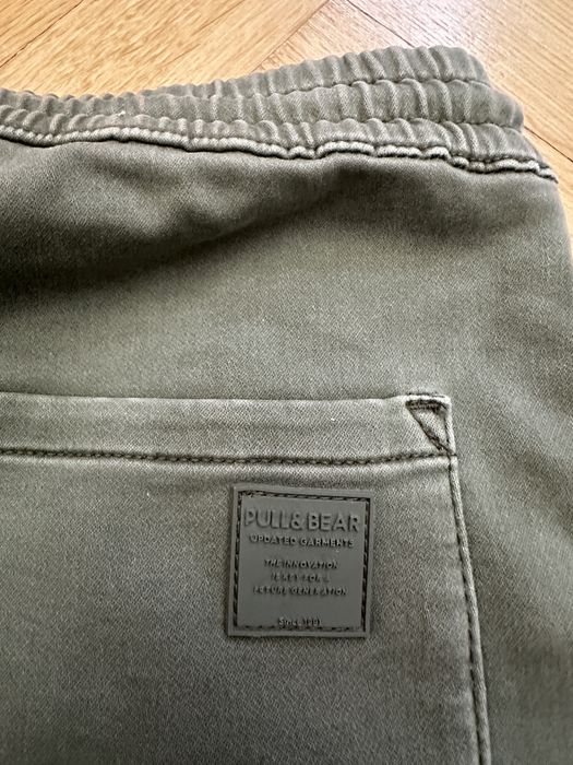 Spodnie rozciagliwe joggery pull&bear M/L stan bdb