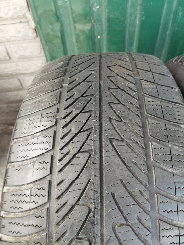 Пара шин Goodyear 235/45/18