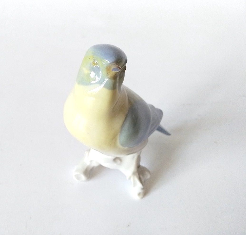 Figurka ptaszek porcelana sygnowana ptak