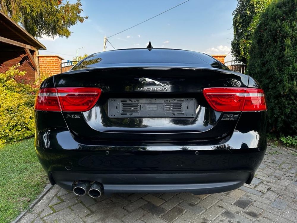 Jaguar XE 2.0 2017r 180KM 154045km 4x4