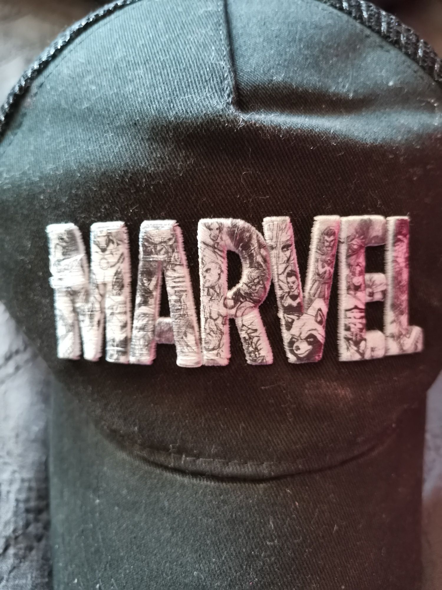 Czapka z daszkiem Marvel truckerka