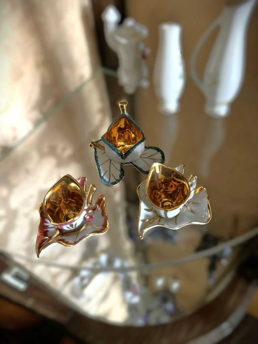 3 chávenas miniaturas de coleção