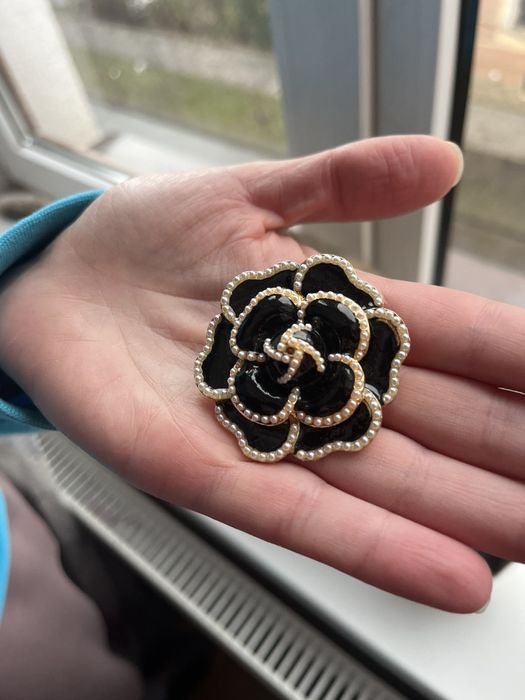 Брошка  квітка біжутерія