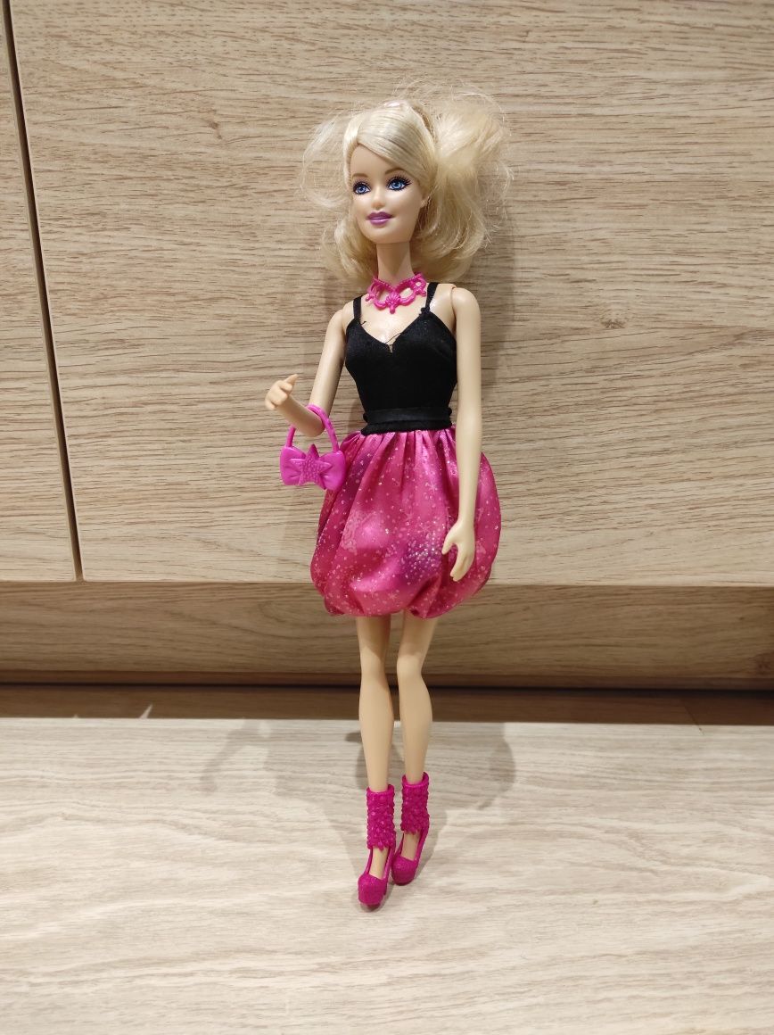 Barbie w sukience, Mattel