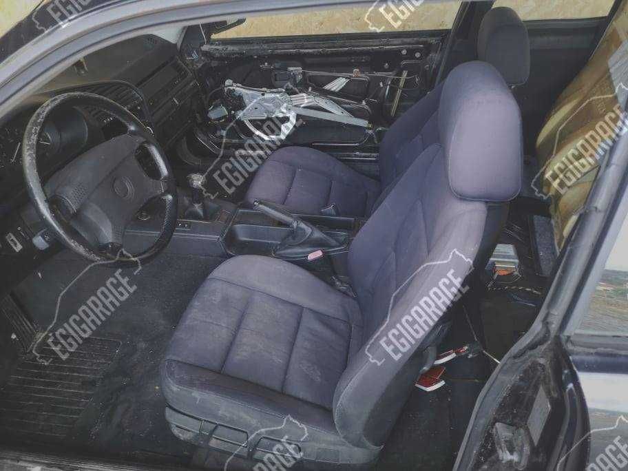 BMW E36 318is Coupe _ Para Peças